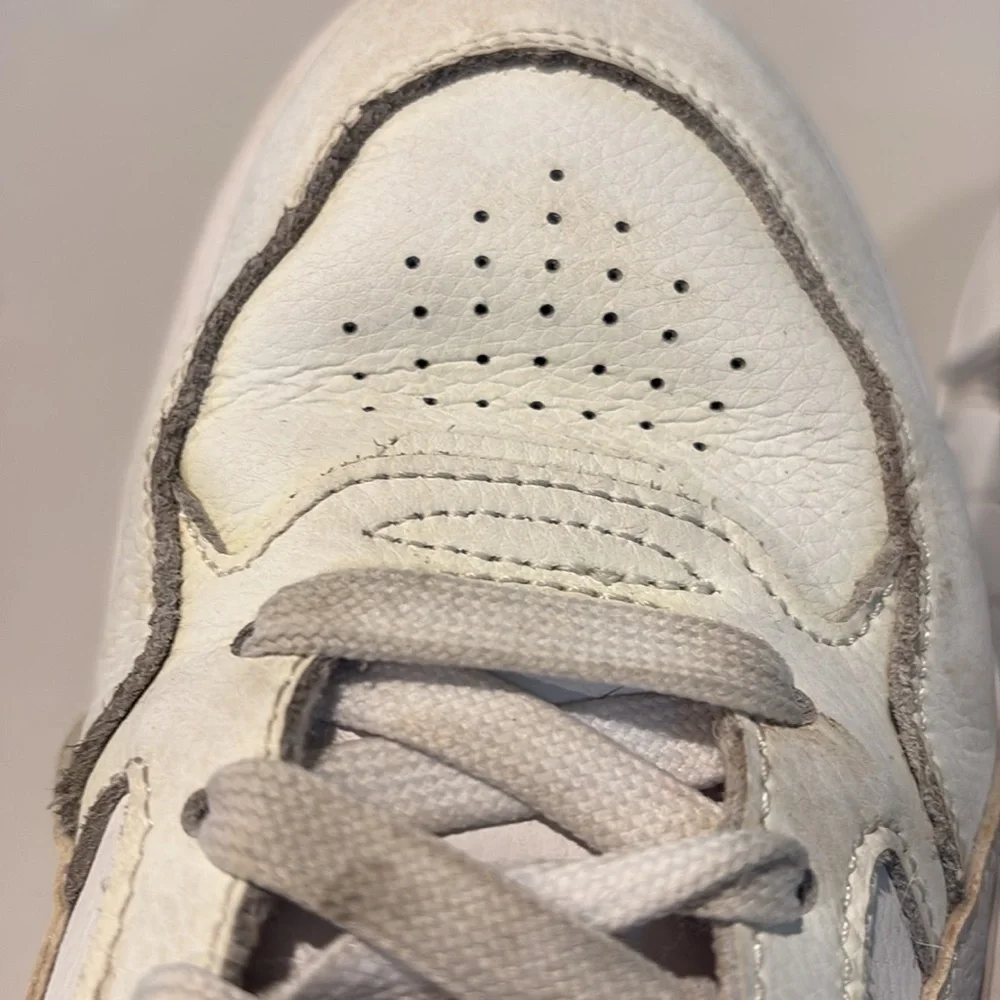 Puma - Karmen Rebelle women’s sneakers.  Platform sole. Size 9.  White